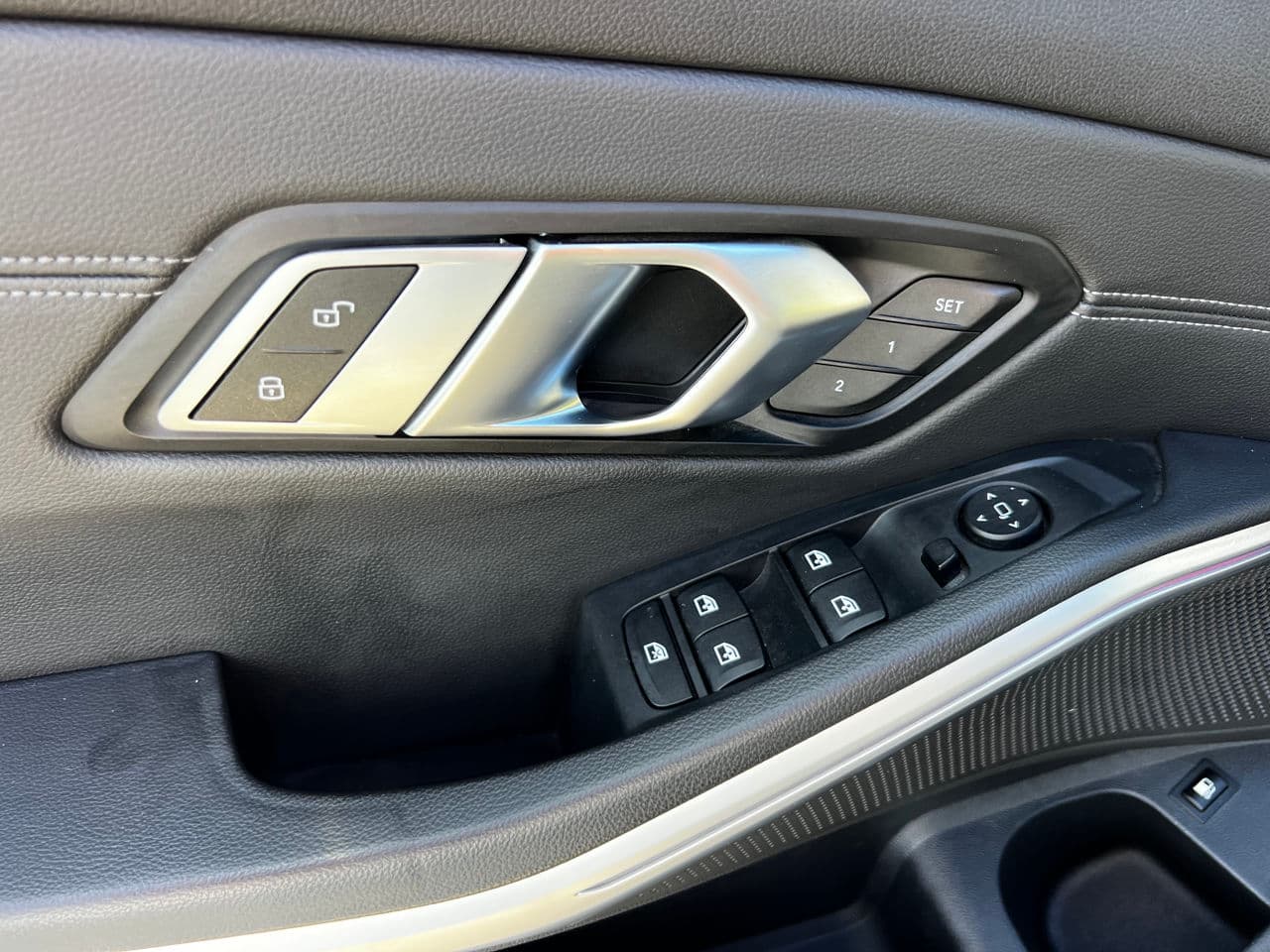 2020 BMW 330E — Miniatură 16