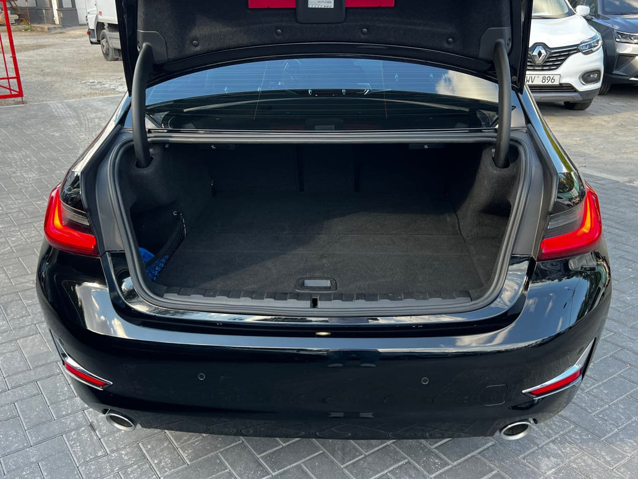 2020 BMW 330E — Miniatură 18