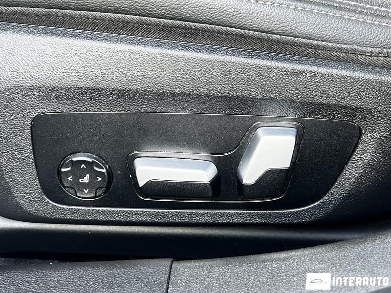 2020 BMW 330E — Miniatură 17