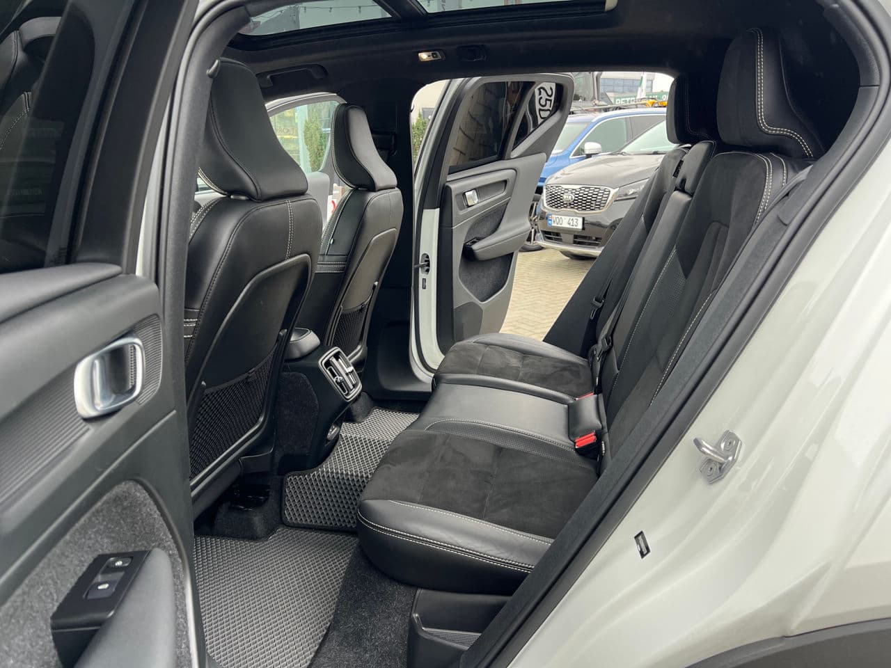 Volvo XC 40 2020 — Миниатюра 15