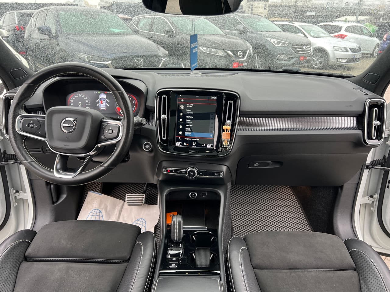 Volvo XC 40 2020 — Миниатюра 6