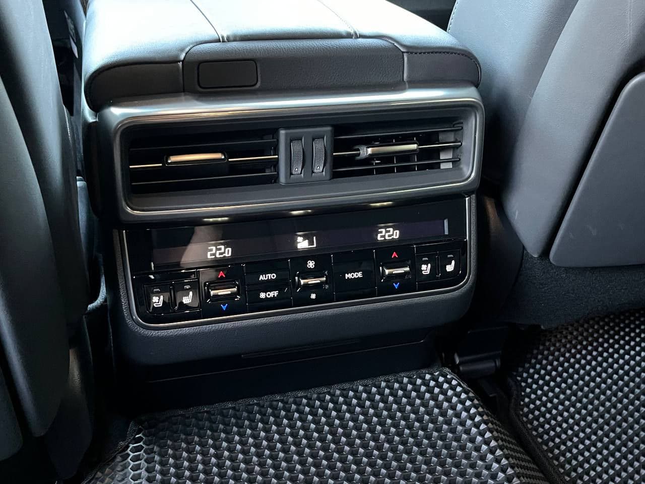 2022 Lexus LX 500d — Miniatură 22