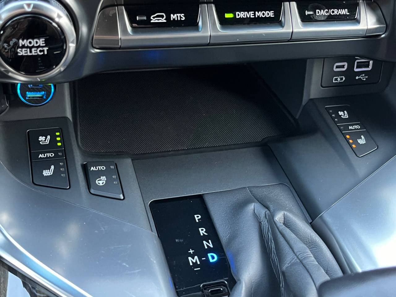 2022 Lexus LX 500d — Miniatură 16