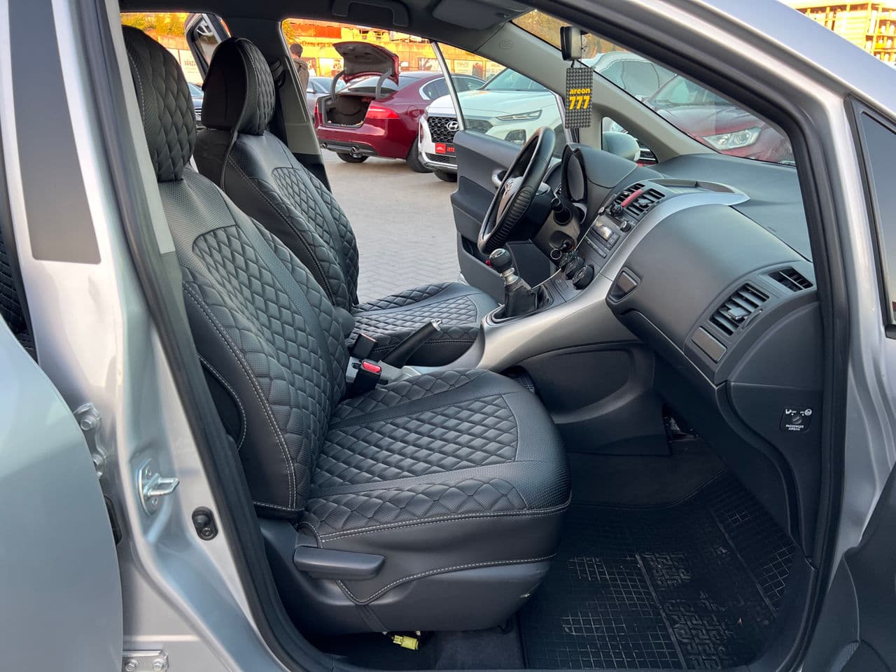 2012 Toyota Auris — Miniatură 14