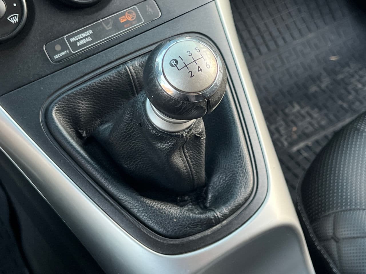 2012 Toyota Auris — Miniatură 11