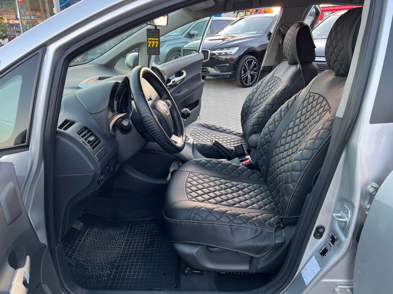 2012 Toyota Auris — Miniatură 5