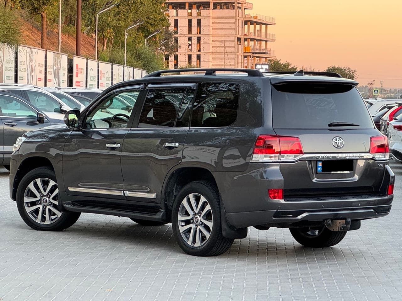 2017 Toyota Land Cruiser — Miniatură 4