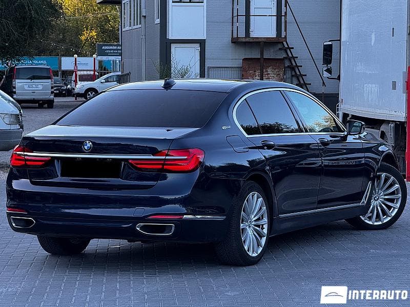 2017 BMW 740e — Miniatură 4