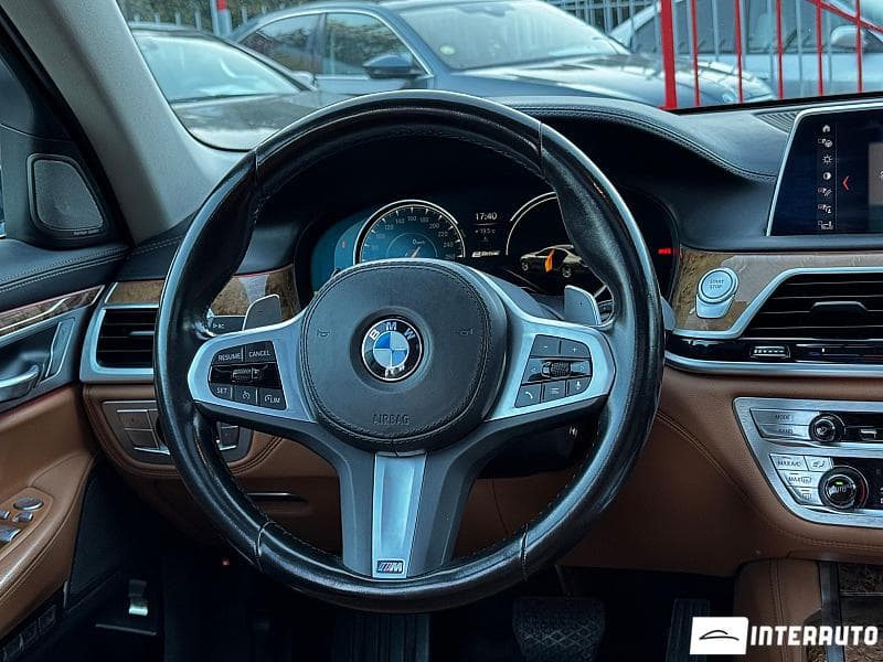 2017 BMW 740e — Miniatură 8