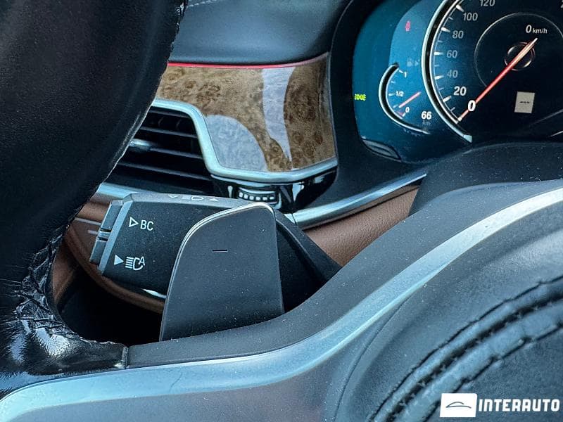 2017 BMW 740e — Miniatură 16