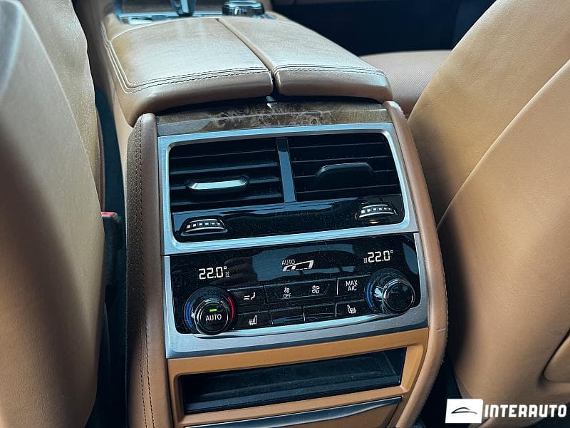 2017 BMW 740e — Miniatură 18