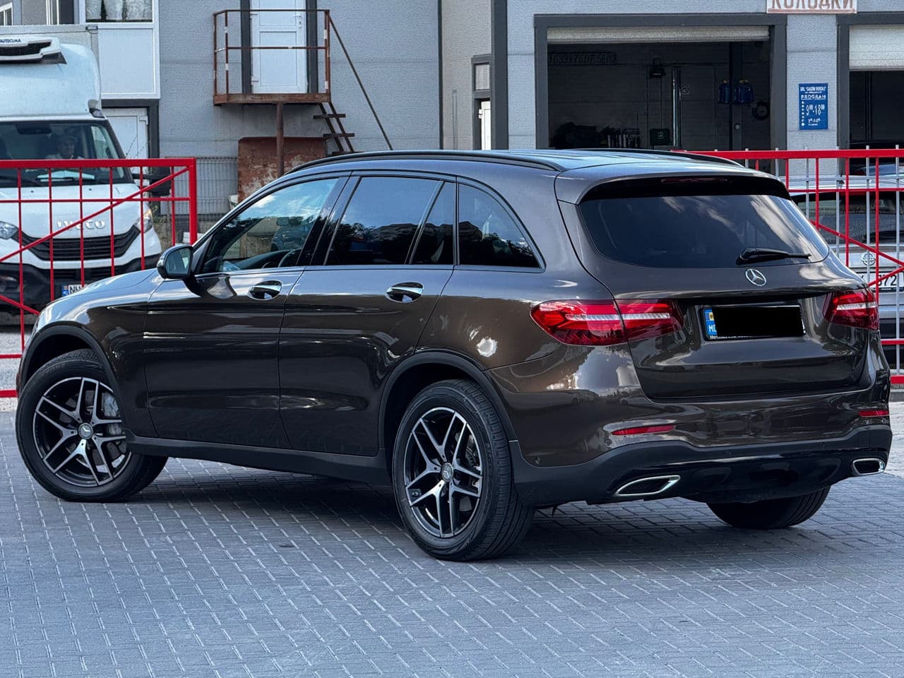 2016 Mercedes GLC 250d — Miniatură 4