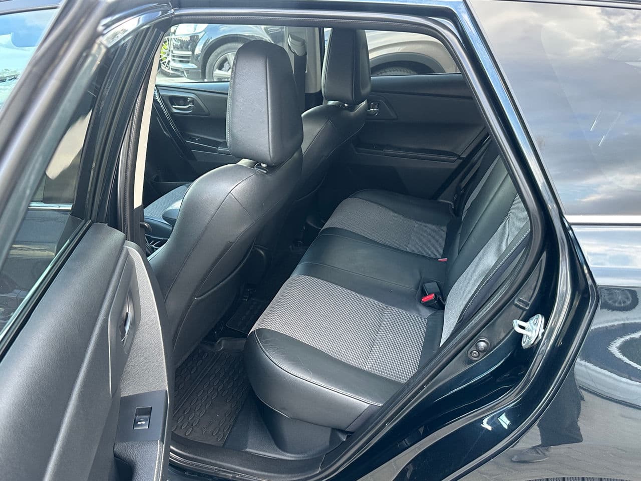 Toyota Auris 2015 — Миниатюра 13