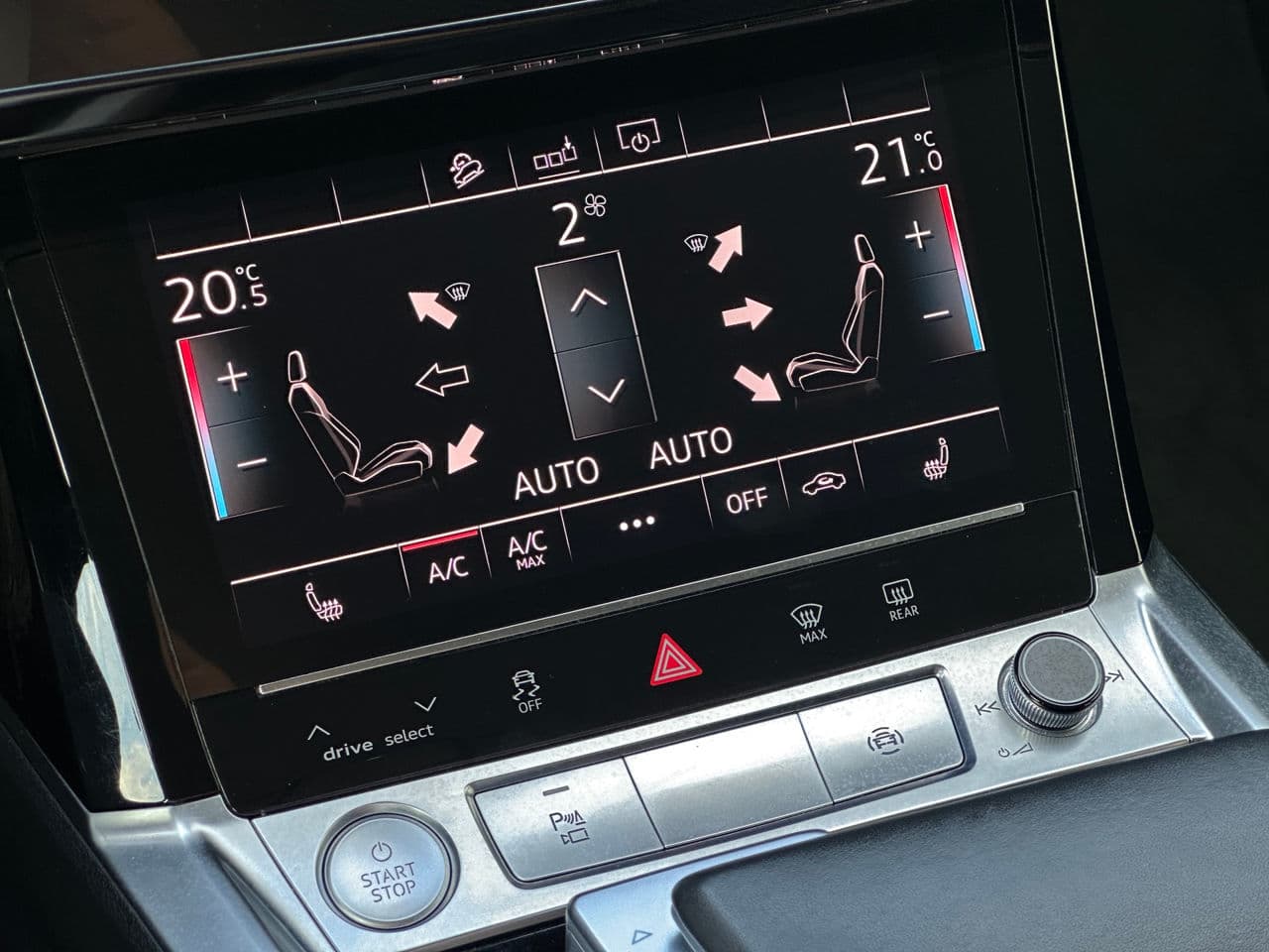 2020 Audi E-tron — Miniatură 11