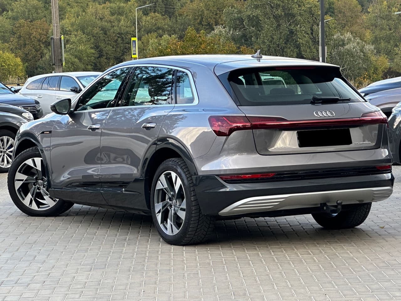2020 Audi E-tron — Miniatură 4
