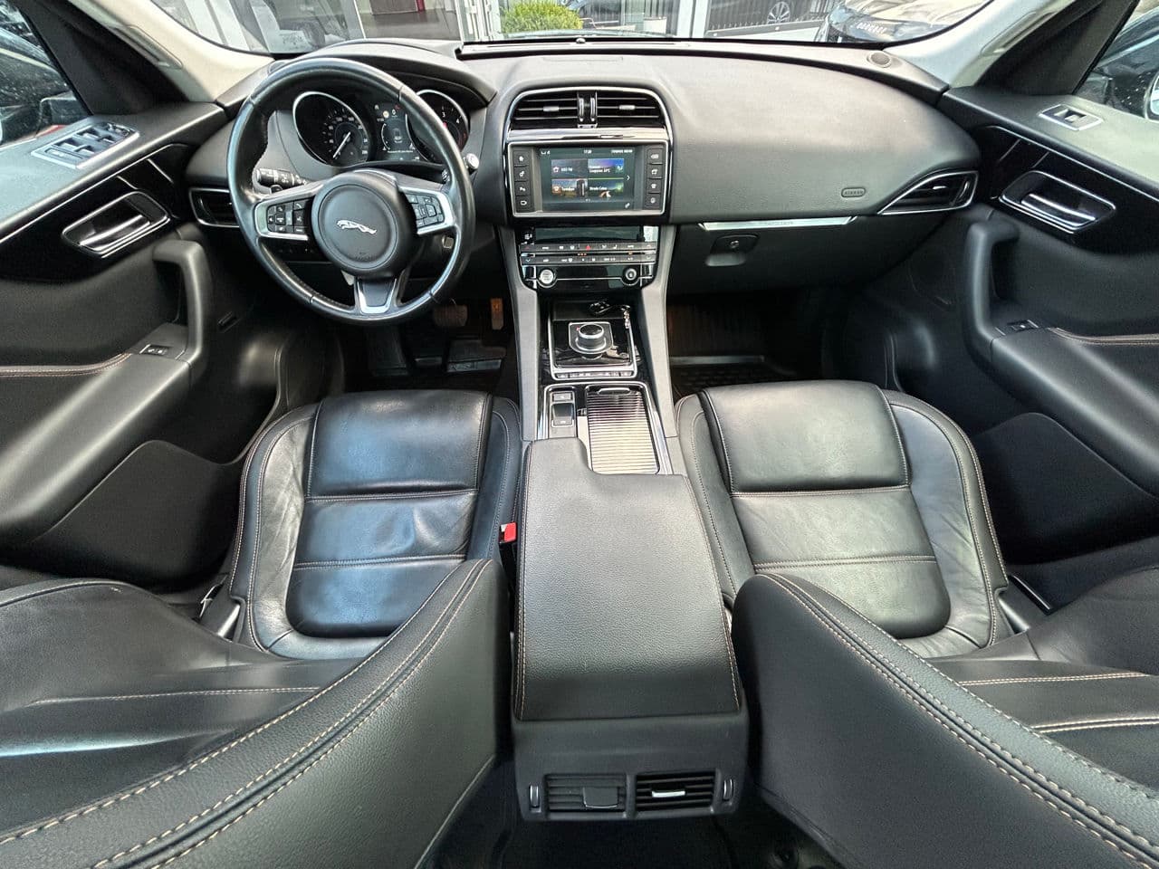 2017 Jaguar F-Pace — Miniatură 10