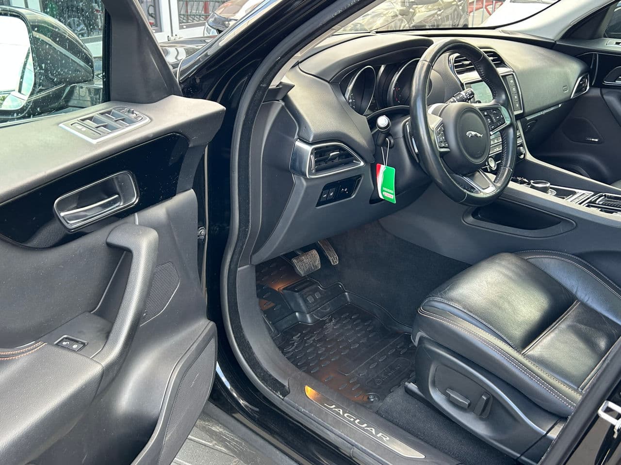 2017 Jaguar F-Pace — Miniatură 7