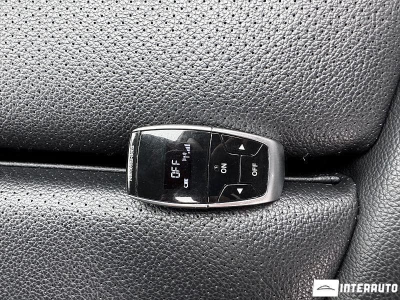 2015 Mercedes C 220 — Miniatură 14