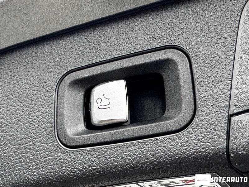 2015 Mercedes C 220 — Miniatură 19