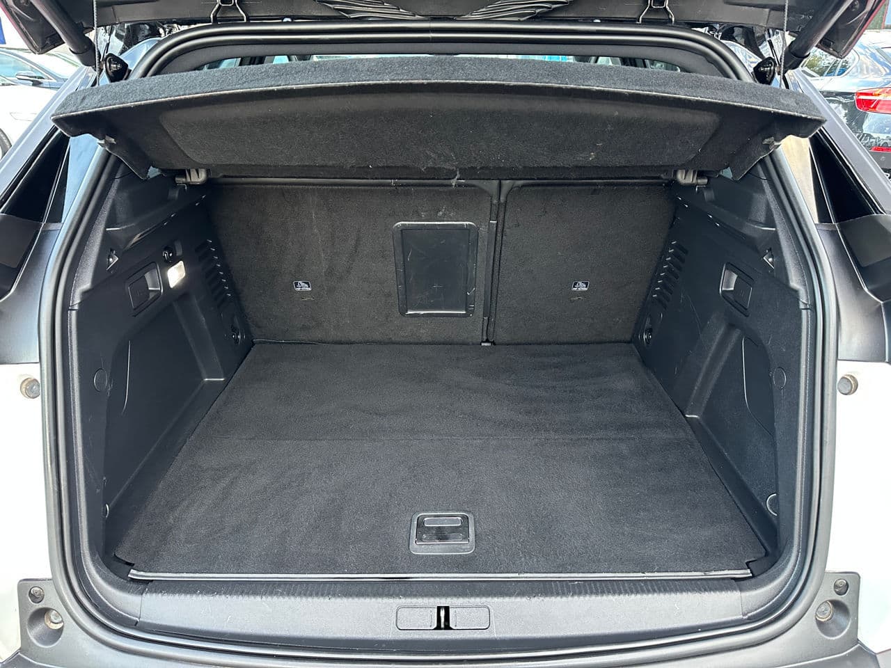 2020 Peugeot 3008 — Miniatură 26