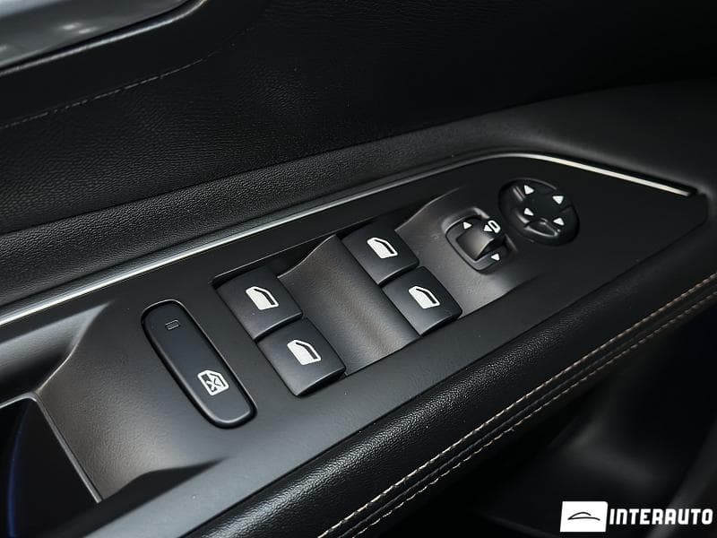 2020 Peugeot 3008 — Miniatură 9