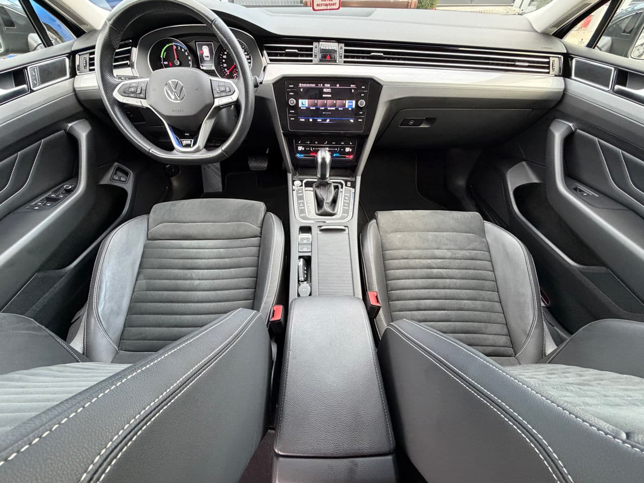 2020 Volkswagen Passat GTE — Miniatură 16