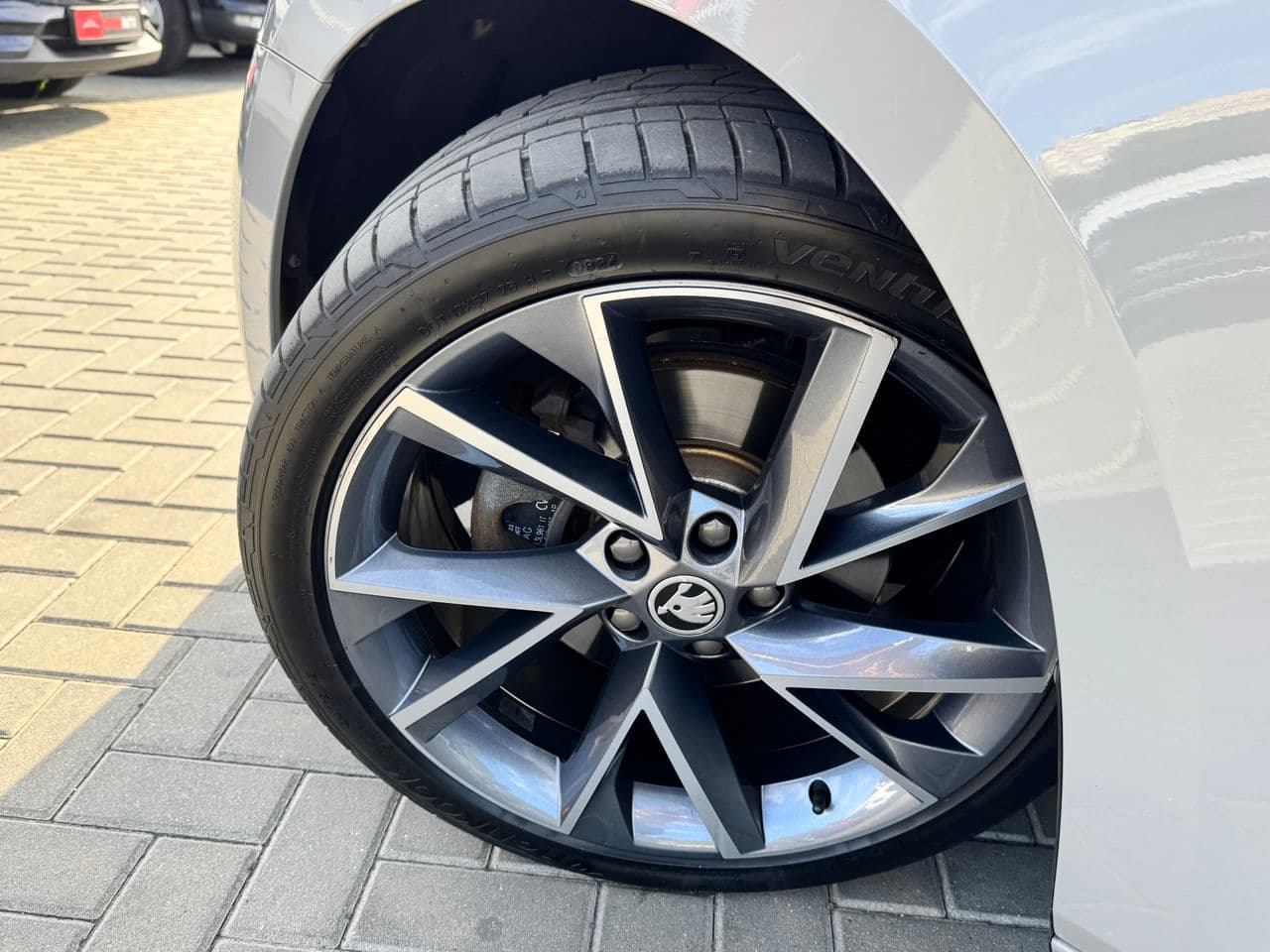 2021 Skoda Superb — Miniatură 17