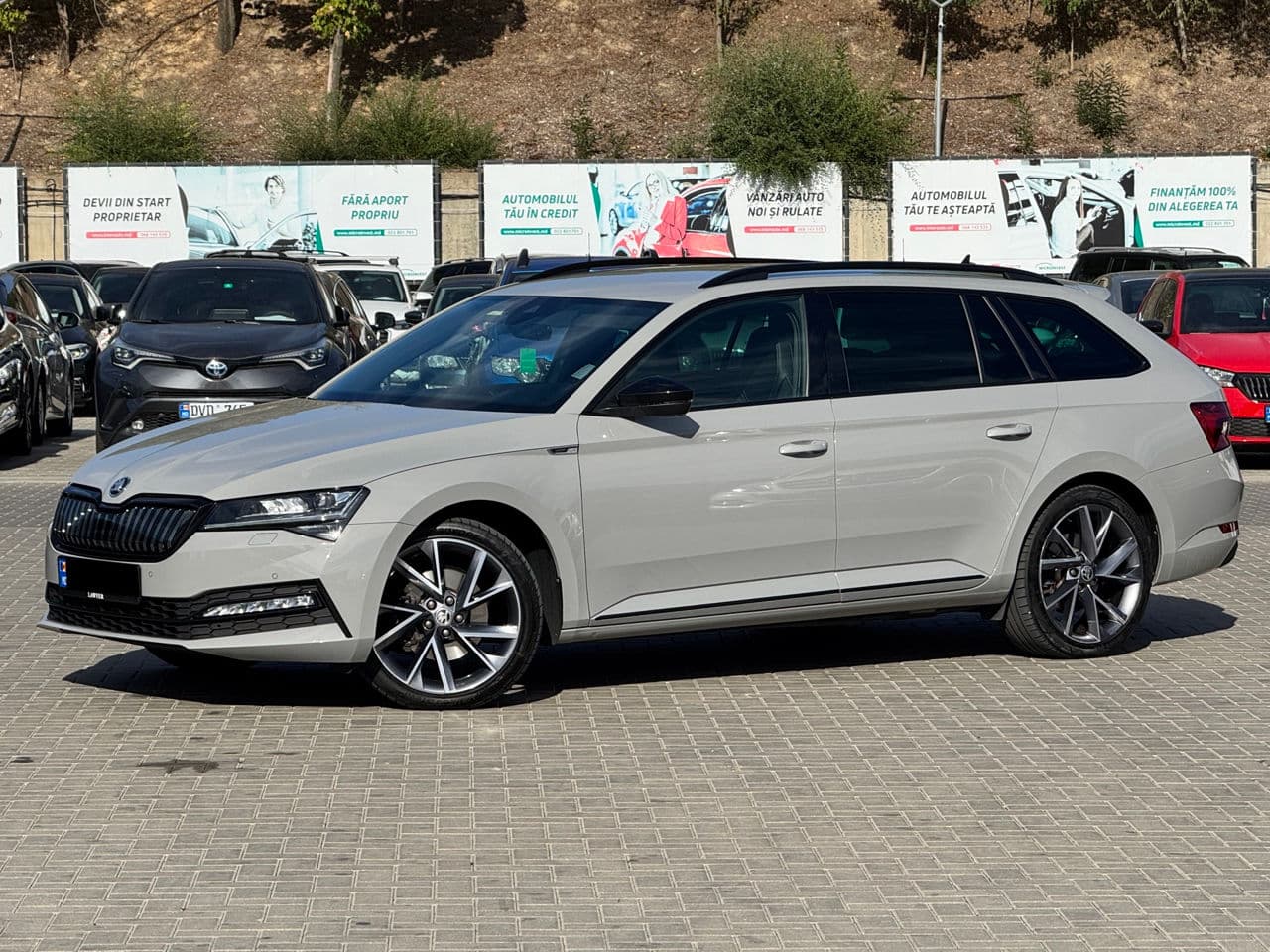 2021 Skoda Superb — Miniatură 2