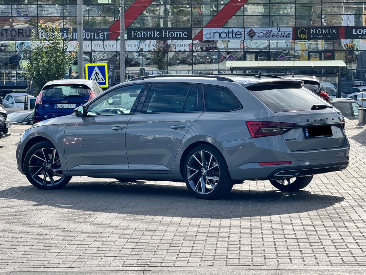 2021 Skoda Superb — Miniatură 4