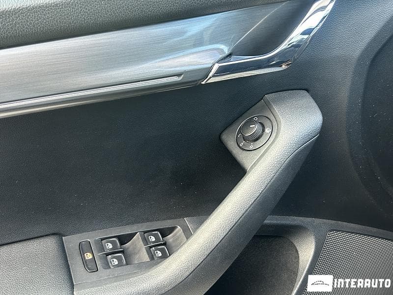 2019 Skoda Octavia — Miniatură 7