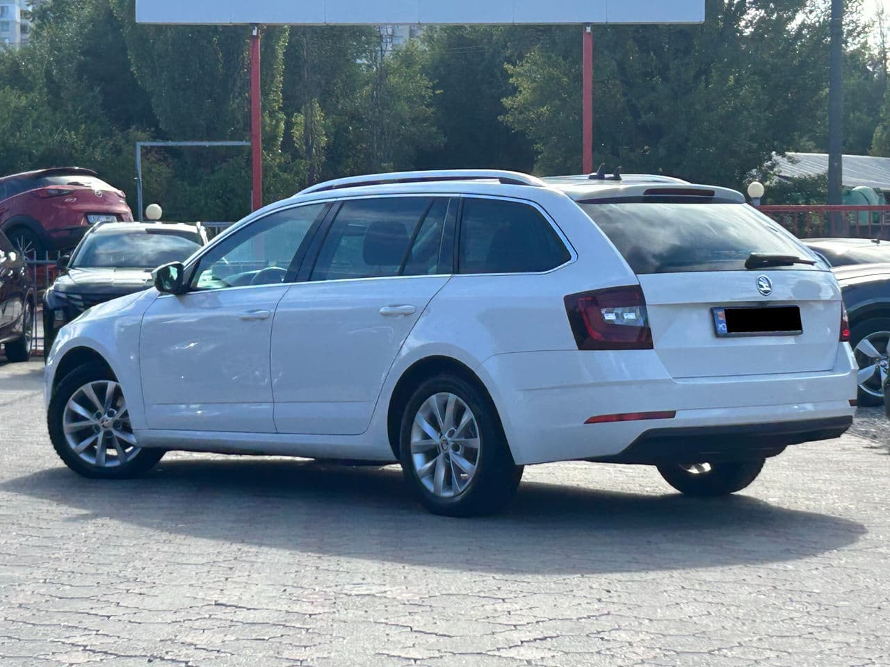 2019 Skoda Octavia — Miniatură 2