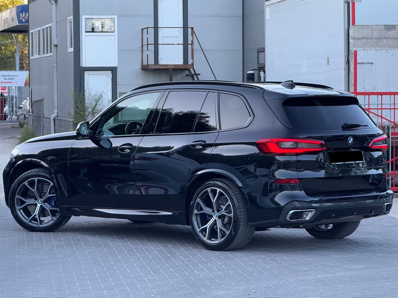 BMW X5 4.0i 2019 — Миниатюра 3