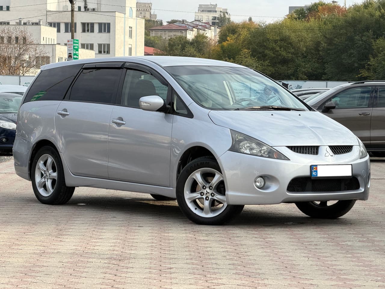2005 Mitsubishi Grandis — Miniatură 4