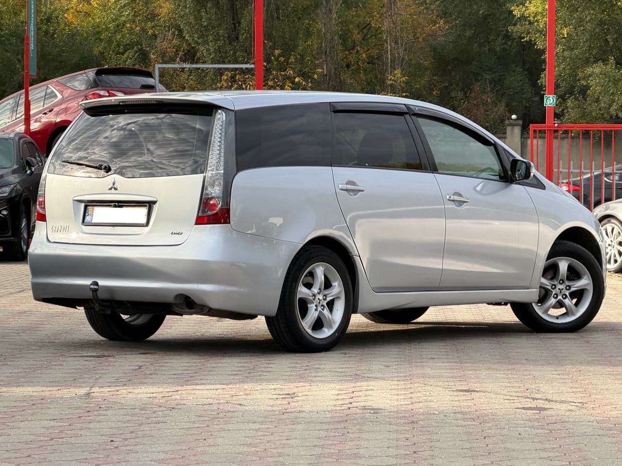 2005 Mitsubishi Grandis — Miniatură 2