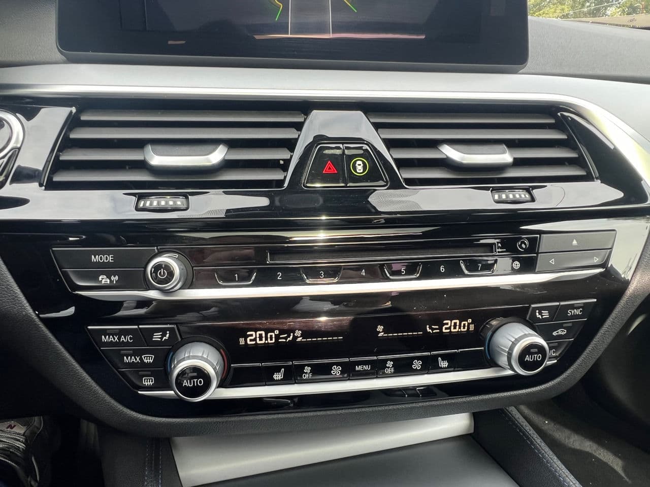 2017 BMW 520 — Miniatură 11