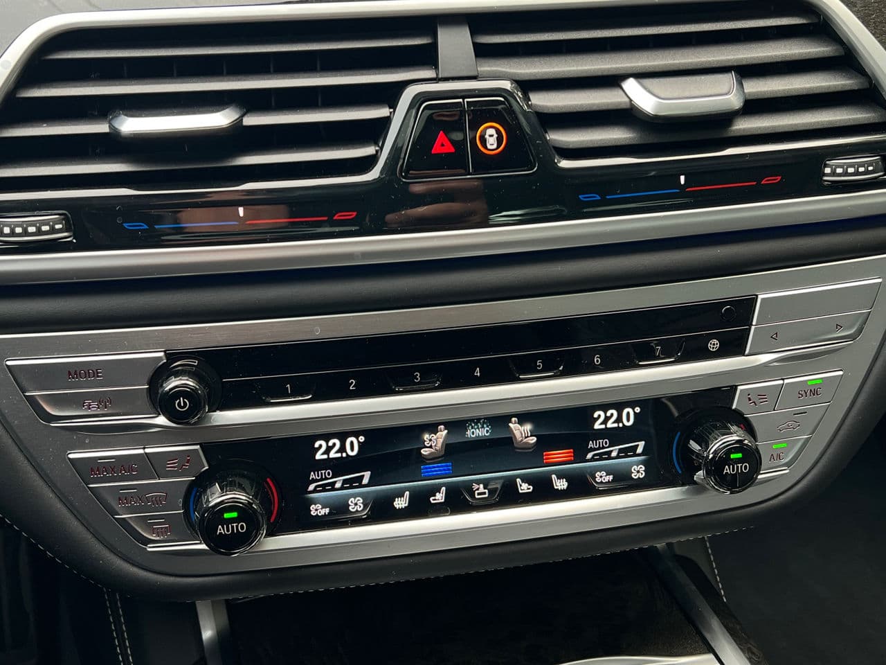 2019 BMW 745e — Miniatură 15