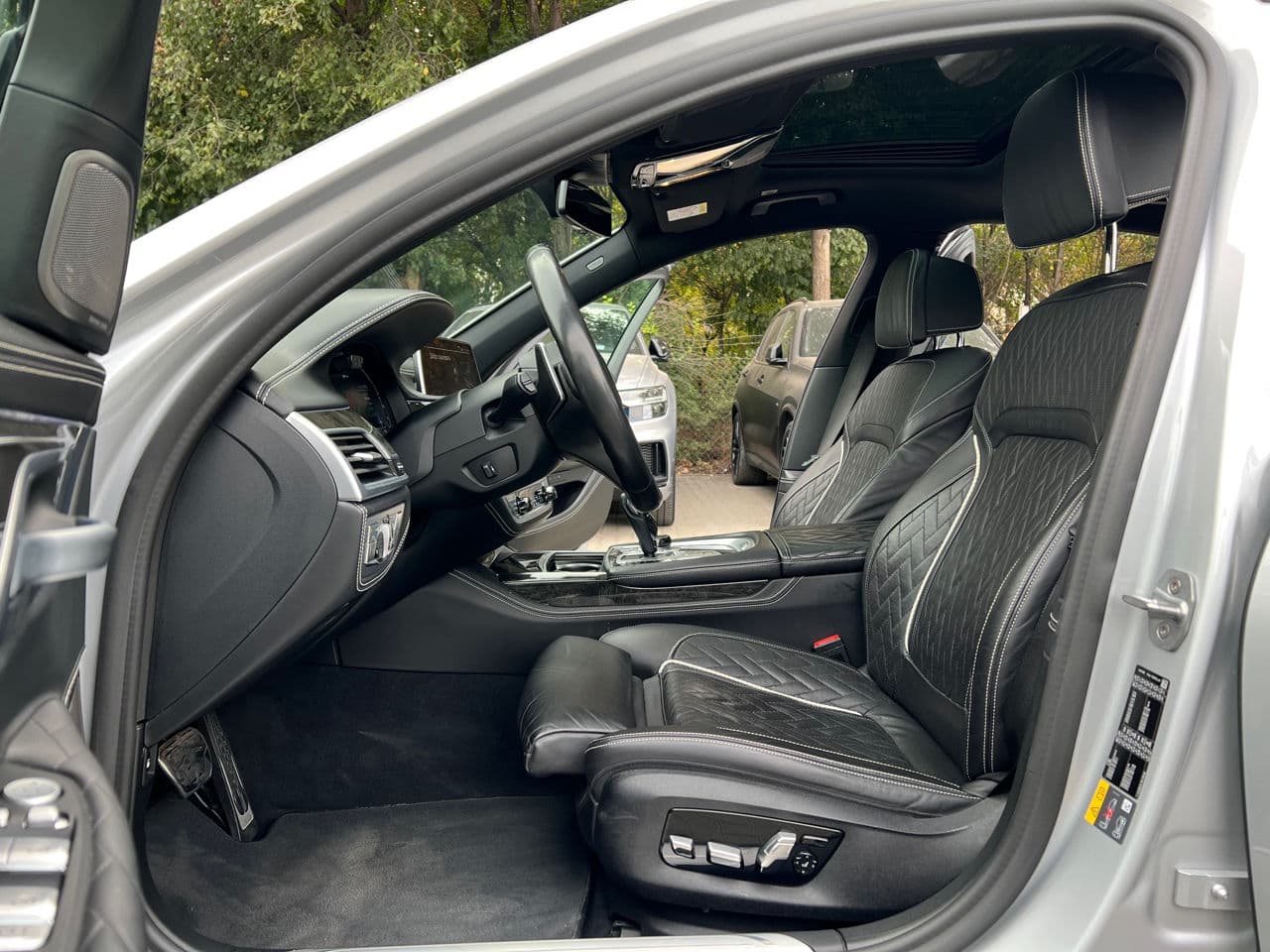 2019 BMW 745e — Miniatură 5