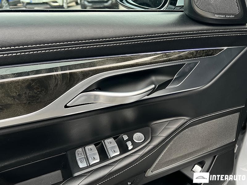 2019 BMW 745e — Miniatură 6