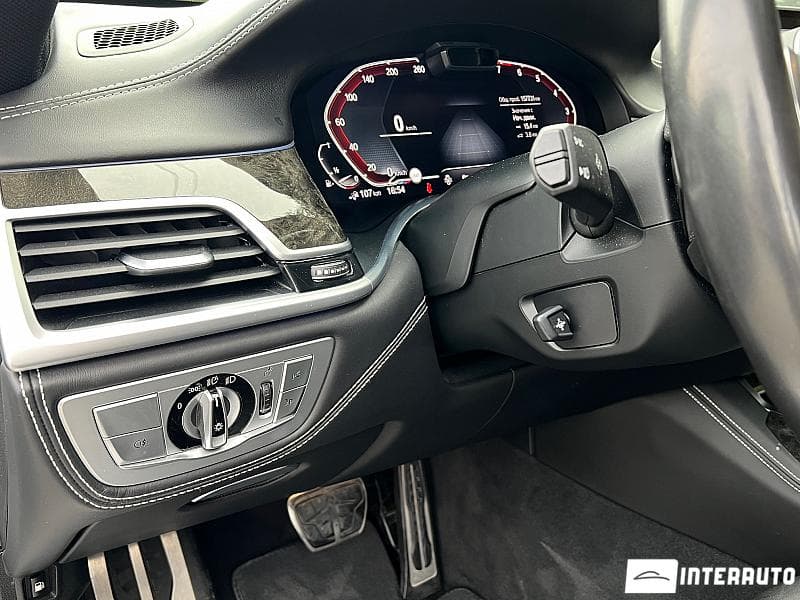 2019 BMW 745e — Miniatură 7