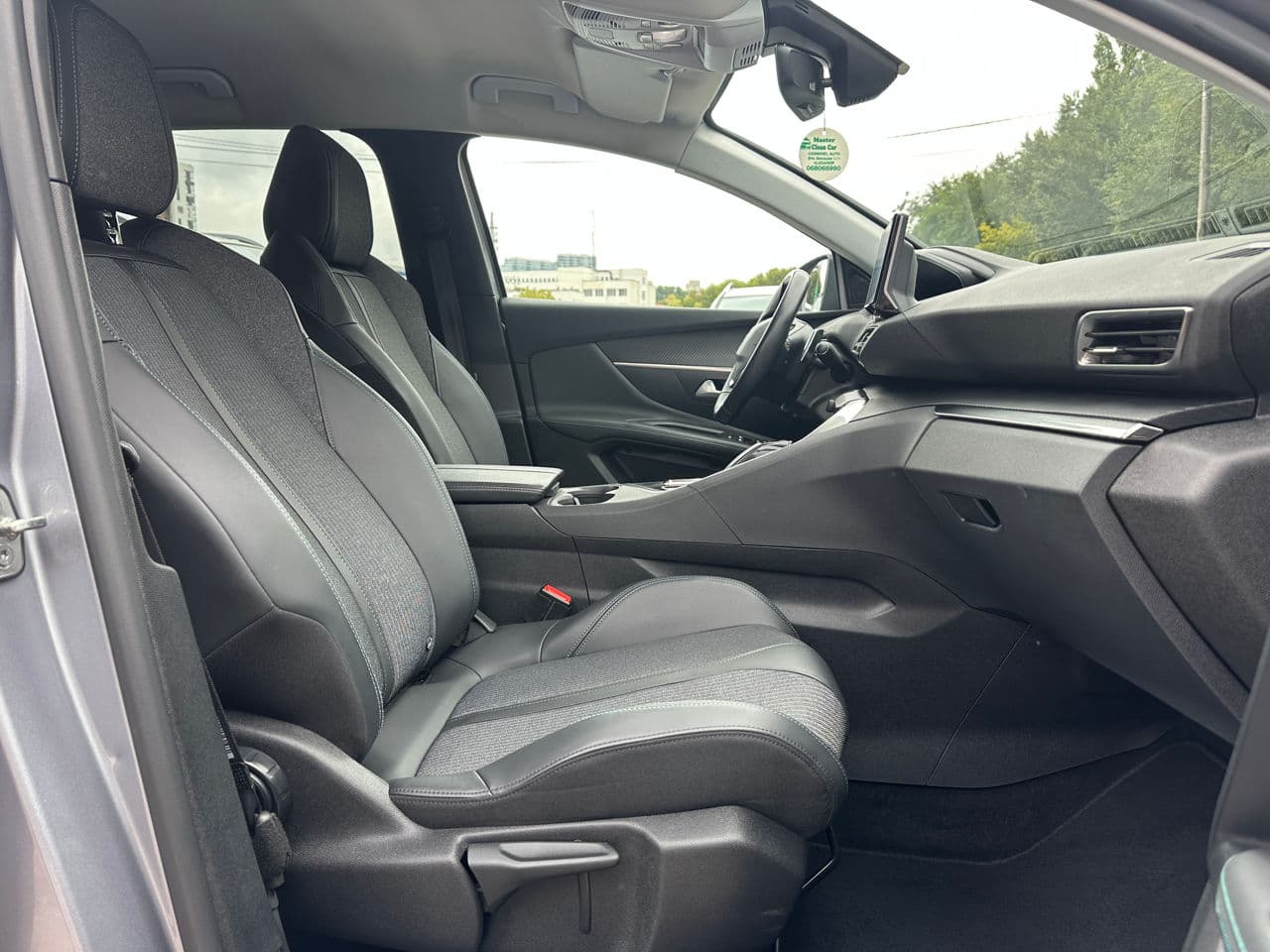 2021 Peugeot 3008 — Miniatură 18