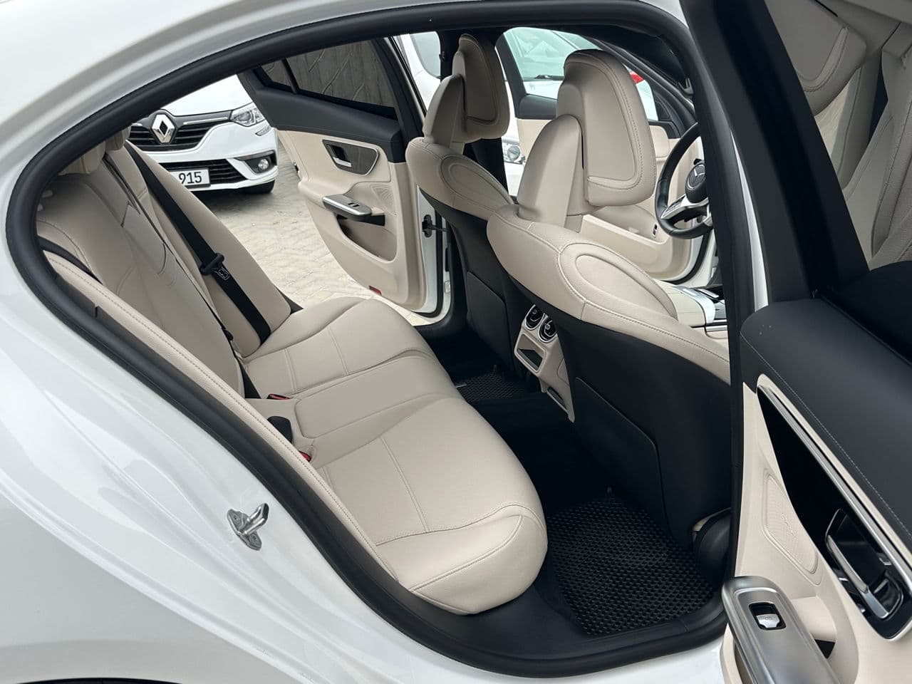 2023 Mercedes C 180 — Miniatură 13