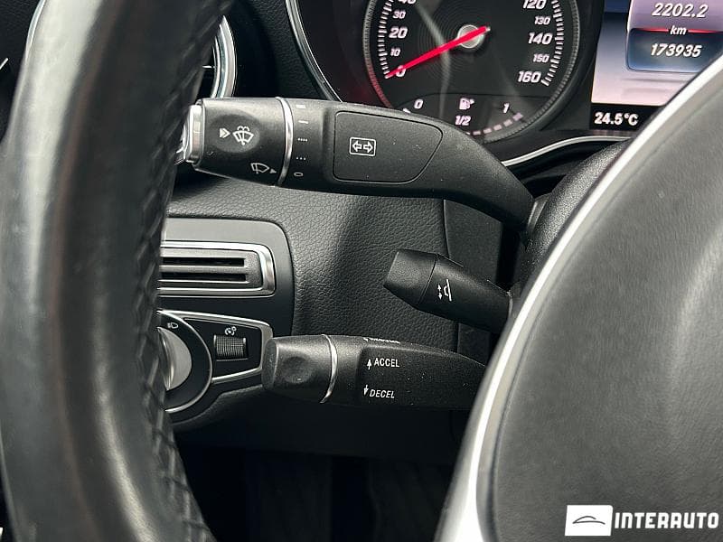 2018 Mercedes C 350e — Miniatură 12