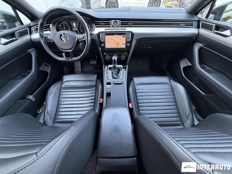 2015 Volkswagen Passat GTE — Miniatură 11