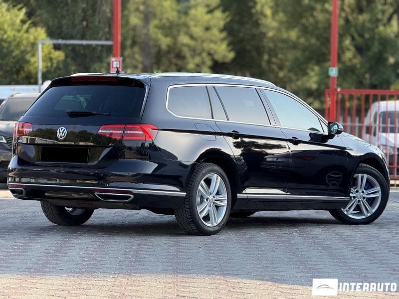 2015 Volkswagen Passat GTE — Miniatură 2