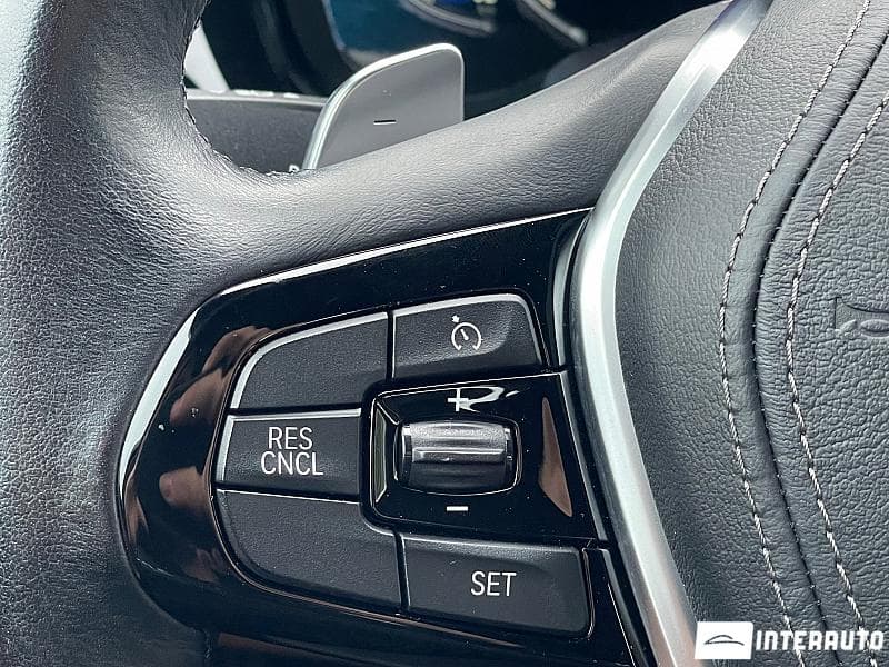 BMW 530 2018 — Миниатюра 11
