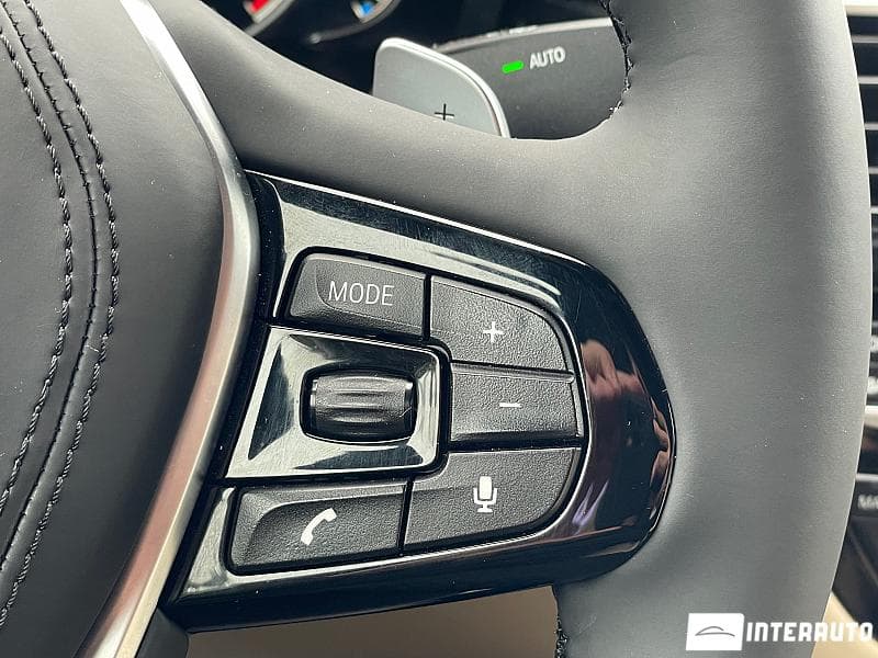 2017 BMW 530 — Miniatură 12