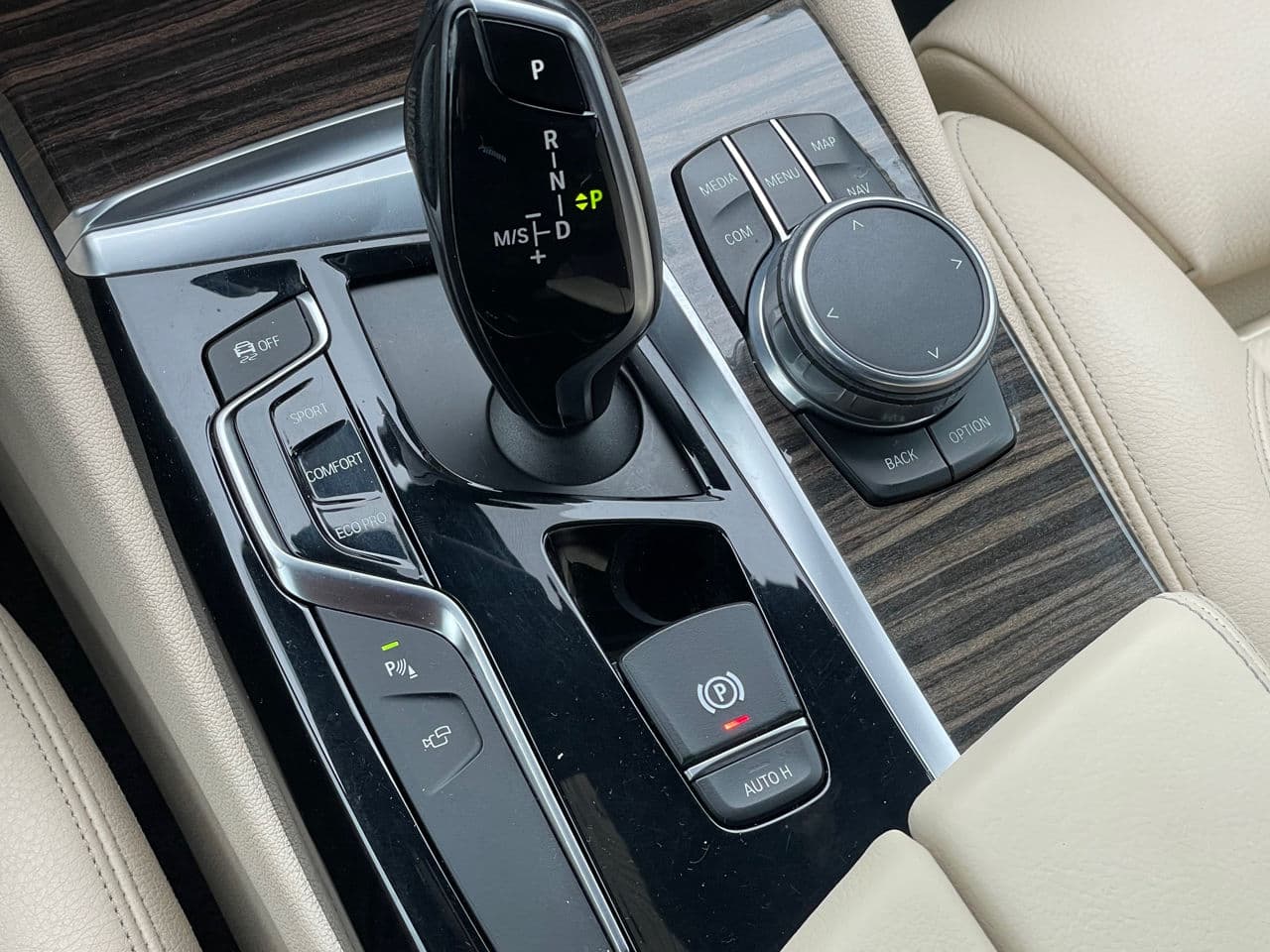 2017 BMW 530 — Miniatură 16