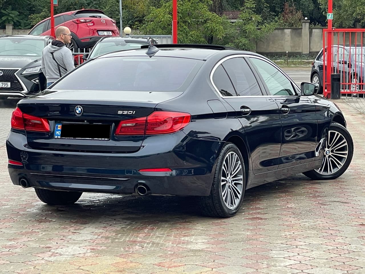 2017 BMW 530 — Miniatură 3
