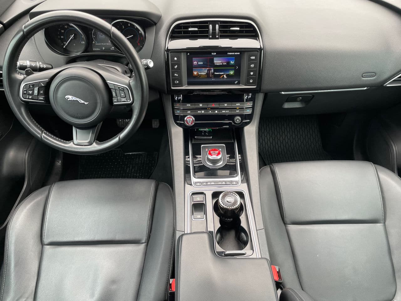 2018 Jaguar F-Pace — Miniatură 8