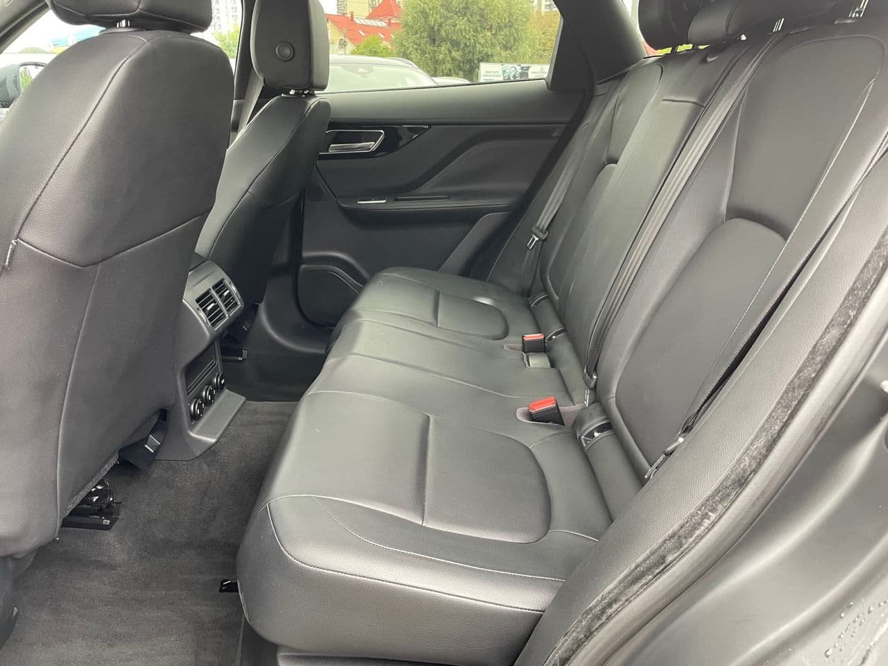 2018 Jaguar F-Pace — Miniatură 15